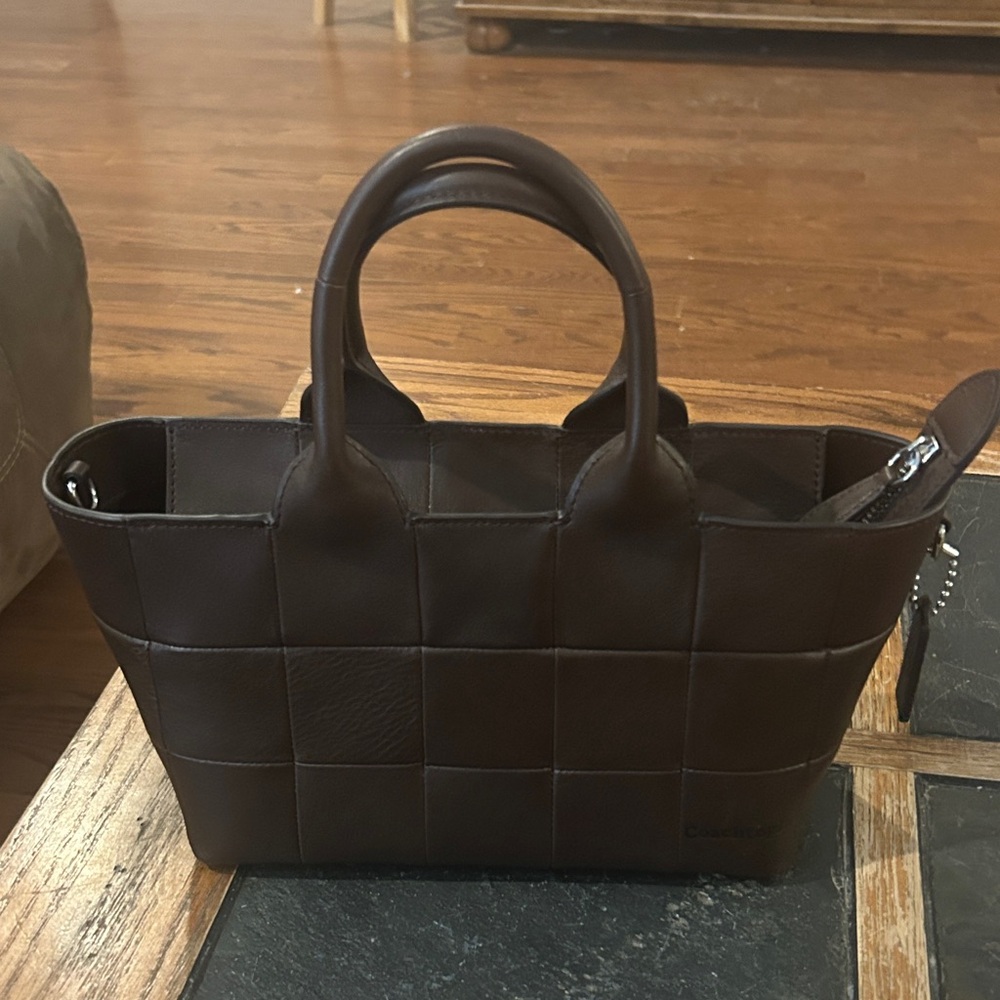 Elegant Brown Leather Tote Bag